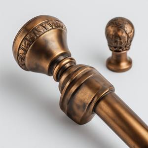 Poteau à rideau en métal simple Regal Line fabriqué à la main revêtement en laiton fini offrant une force d'aspect royal riche héritage durable - Product Image 4