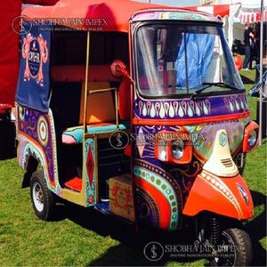 Auto-rickshaw de mariage en bois tendance, accessoire de défilé de mariage de Delhi, Inde, par Shobha Jain Impex - Product Image 2