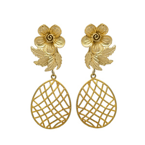 Recién llegado, pendientes de gancho de diseño único chapado en oro, pendientes de latón con diseño de flores y hojas - Product Image 1