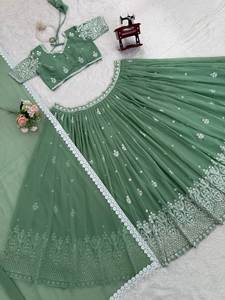 Conjunto de Lahenga Choli con Dupatta de Tela de Georgette Sintética Pesada Inspirada en Celebridades, con Bordado de Hilo y Lentejuelas de 9 mm, Fácil de Drapear, en Oferta - Product Image 5