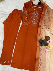 Soie Viscose de qualité supérieure avec fil à broder travail pantalon Kurti et Dupatta femme fabricant de mode de Surat - Product Image 3