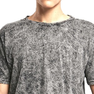 เสื้อยืดสตรีทแวร์สำหรับผู้ชายผ้าคอตตอนสีเรียบคอกลมสีไม่เหมือนกัน - Product Image 6