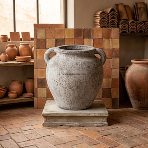 Vase en céramique artisanale rustique gris Curales avec poignée, pot décoratif de table, urne 25x26cm, vente en gros - Product Image 2