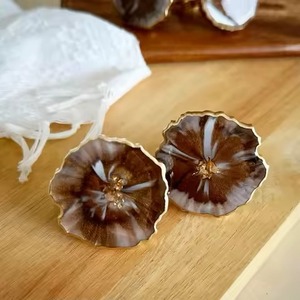 Handcrafted resin napkin <b>rings</b> with glossy finished and intricate carving design <b>for</b> luxurious festive table styling - Product Image 6