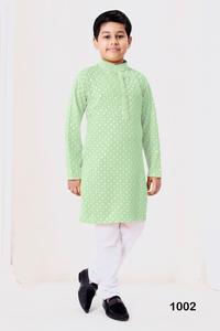 Nouvelle collection de kurtis pour enfants en rayonne lourde avec broderie chikankari pour la vente en gros - Product Image 4