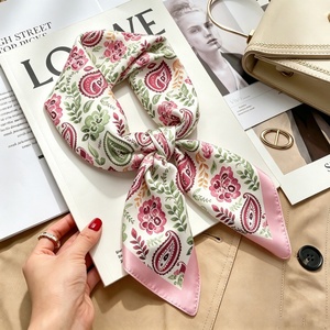 Selendang Sutra Satin Motif Paisley Bunga Pink Hijau 70cm, Selendang Leher Persegi, Hijab Muslim Cantik, Pita Gantungan Tas, Wanita - Product Image 1