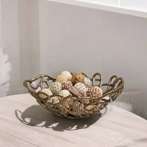 Bol en bois rond élégant avec finition polie idéal pour servir des fruits ou des salades élégant et durable parfait pour les repas modernes - Product Image 4