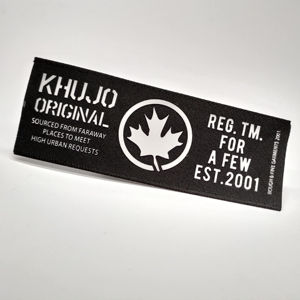 Diseño de logotipo 3D Etiqueta impresa Carta elevada Serigrafía Parche Goma Silicona PVC Insignia Material reciclado Etiqueta de marca personalizada - Product Image 2