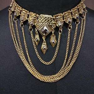 Urthn Stone Collier de Bohème en or antique plaqué rhodium et or avec chaîne à maillons en diamant et Pattern-1110762A de lune - Product Image 1