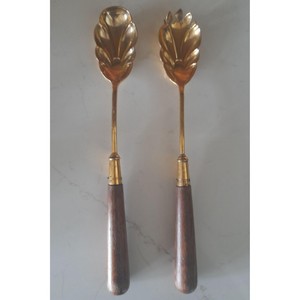 Mango de diseño rosa con servidores de ensalada de acero inoxidable pulido dorado, regalo para ocasiones especiales de la India - Product Image 2