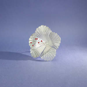 เครื่องประดับสะสมเชิงวัฒนธรรมฮิบิสคัสโกลว์ - Product Image 1