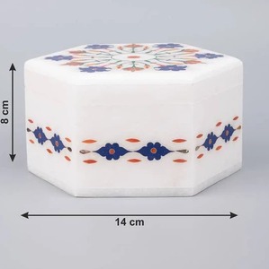 Elegante estuche de almacenamiento de joyas de mármol hecho a mano con incrustaciones de latón elegante organizador de recuerdos - Product Image 2