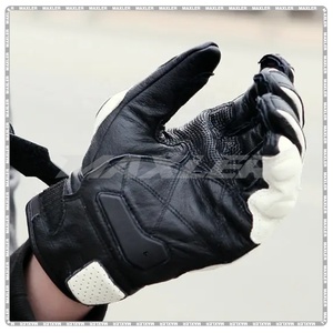 Gants de moto longs et courts en cuir haute durabilité pour femmes pour l'hiver avec un ajustement confortable - Product Image 3