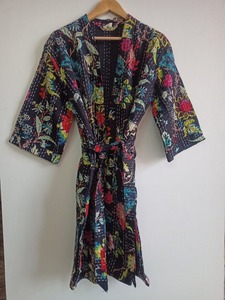 Fait à la main indien Kantha point Robe hiver Floral veste robe de nuit avec lettre Unique motif Floral Kantha Robe - Product Image 6