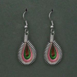 Tip Top Fashions 1316101M Boucles d'oreilles lustre Plaqué rhodium Fil rose et vert Dangler Accessoire de mode élégant - Product Image 1