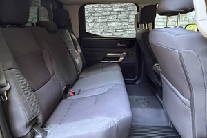Prêt à être expédié, Toyota Tundra SR5 CrewMax 4x4 d'occasion 2022, titre propre, garantie de 3 ans - Product Image 3