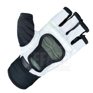 ถุงมือเทควันโดออกแบบเองอย่างมืออาชีพ ผลิตในปากีสถาน คุณภาพสูง ทนทาน - Product Image 4