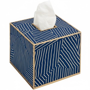 Boîte à mouchoirs en métal rayée bleu marine et blanche de luxe, carrée, décoration d'intérieur, accessoire de salle de bain, boîte à serviettes en métal artisanale - Product Image 1