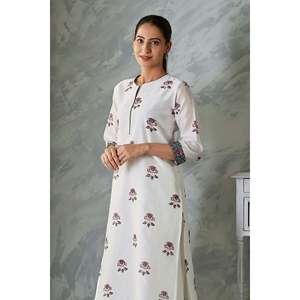 Robe Kurta florale en Chanderi par Saibah Nausheen - Product Image 2