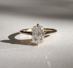 Bague de fiançailles en diamant de laboratoire Certifiée IGI Bague en diamant de laboratoire taillé sur coussin 2.0 Ct Bride de mariage Solitaire Bague en diamant CVD - Product Image 1