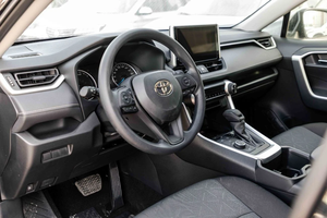 Casi Nuevo, Precio Accesible, Toyota RAV4 2.5L Híbrido AWD SUV 2025 Attitude Negro, Faros LED Automáticos, Listo para Enviar - Product Image 3