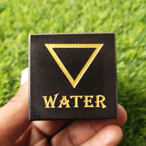 Cube d'agate noire naturelle gravé 5 éléments de la vie Air eau feu terre esprit pour un décor de guérison spirituel spécial - Product Image 2