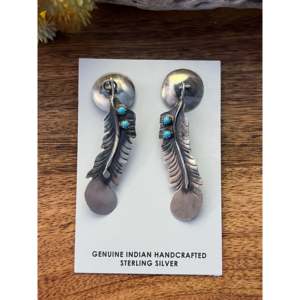 Boucles d'oreilles pendantes style Navajo avec perles d'eau douce, plumes, pendentif en argent sterling doré, forme croix, motif plume turquoise - Product Image 5