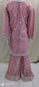 Vestido étnico de verano Gharara ruso de red doble bordado pesado para mujer, ocasiones especiales, indio pakistaní - Product Image 2