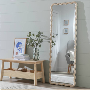 Miroir élégant sur pied avec cadre en bois et détails dorés, idéal pour les coins dressing glam, les boutiques et les maisons modernes - Product Image 6