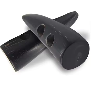 Botones de palanca de cuerno para abrigo Chaqueta Botones de palanca de diente de cuerno por Artesanías de media luna - Product Image 1