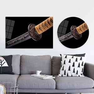 งานศิลปะบนผ้าใบลายดาบซามูไรสุดหรู: ลายใบดาบคาตานะ กรอบสีทอง งานศิลปะกระจกนิรภัย - Product Image 1