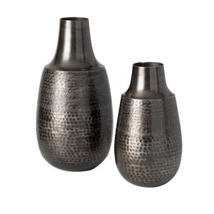 Ensemble de trois Vase enduit de poudre noire Restaurant Vase à fleurs de jardin pour décoration de table Décor à la maison Vases à fleurs en métal - Product Image 4