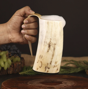 Gobelet en corne de buffle sculpté, style animal, corne à boire viking, mug unique - Product Image 2
