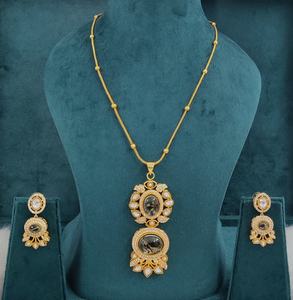 Colgante de Cadena con Piedra de Cobre Premium, Moissanita Polki y Pulido Dorado, Estilo Minimalista, Se Puede Usar con Ropa Occidental y Étnica - Product Image 4