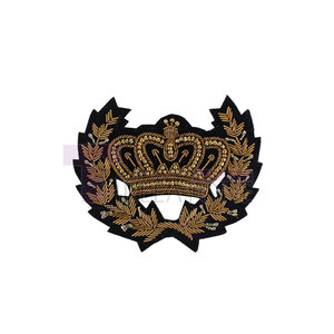 Insignia bordada a mano con hilo metálico y diseño personalizado Insignia bordada a mano para uniformes, chaquetas o chaquetas - Product Image 1
