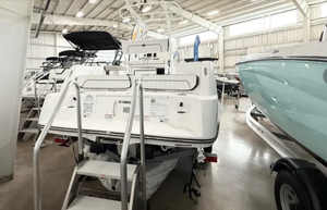 220 FSH Sport est un bateau à console centrale polyvalent de 22 pieds à propulsion à jet, modèle 2023-2026 - Product Image 3