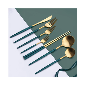 Service de couverts 8 pièces en laiton plaqué titane avec couverts en or Service pour la fête de Noël ensemble de couverts en acier miroir - Product Image 1