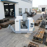 Centre d'usinage CNC VMC avec fraisage, perçage et taraudage de haute précision pour composants de machines et moules en aluminium