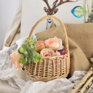 Beau panier de fleurs en rotin fait à la main Corbeille de fruits en rotin avec poignée Idéal pour les cadeaux et les décorations d'événements - Product Image 3