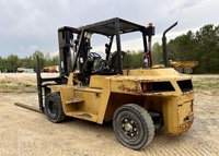 Chariot élévateur Caterpillar DP70 d'occasion de 2004, alimenté au GPL, 4x4, prêt à être expédié dans le monde entier
