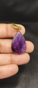 จี้ทองเหลืองทำมือประดับพลอยอะมีทิสต์ธรรมชาติทรงหลังเบี้ยสีน้ำเงินและจี้อะมีทิสต์ - Product Image 4