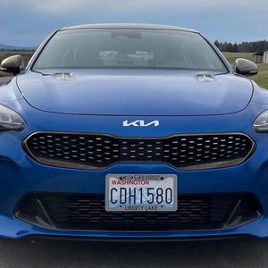 Kia Stinger <span class=keywords><strong>GT1</strong></span> AWD <span class=keywords><strong>2022</strong></span> d'occasion, 368 ch, V6 biturbo, bleu micro, peu modifiée - Product Image 1