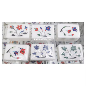 Très belle boîte à bijoux faite à la main de grande qualité en marbre blanc incrusté de fleurs simples et attrayantes pour la décoration intérieure - Product Image 1