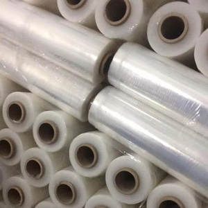 Rollos de película estirable-Industria Transparente-LDPE PE Núcleo de papel transparente Producto de embalaje Producto de paleta de exportación de Vietnam - Product Image 1
