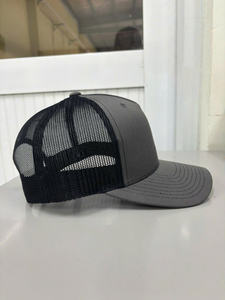 Gorras Trucker de 5 Paneles con Visera Curva de Alta Calidad, Panel Frontal de Malla Negra para Logotipo Personalizado, Gorra de Exterior OEM de Vietnam para Marca - Product Image 3