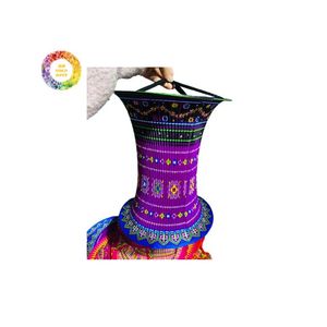 Lanterne suspendue en brocart à motif exclusif Accent accrocheur pour hôtels, centres de villégiature et appartements. - Product Image 4