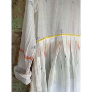 เสื้อสไตล์โบโฮ132 Teej พร้อมคุณสมบัติโปร่งแสงและรอบเอวธรรมชาติ - Product Image 2