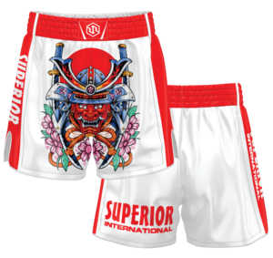 กางเกงชกมวย MMA คุณภาพสูงสำหรับผู้ชาย ความยาวขาใน 6 นิ้ว พิมพ์ลายแบบ Sublimation ระบายอากาศได้ดี ยืดหยุ่นสูง สปอร์ต ผลิตจากโพลีเอสเตอร์ 100% - Product Image 1