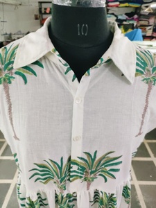 Vestido de Playa Maxi con Estampado de Palmeras Encantador y Estilo Bohemio, con Cuello y Botones Delanteros para Mujer - Product Image 3