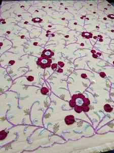 Tela Elegante con Patrón Bordado a Mano con Cuentas y Lentejuelas, Tejido de Punto Tipo Red, Grueso y Transpirable - Product Image 2